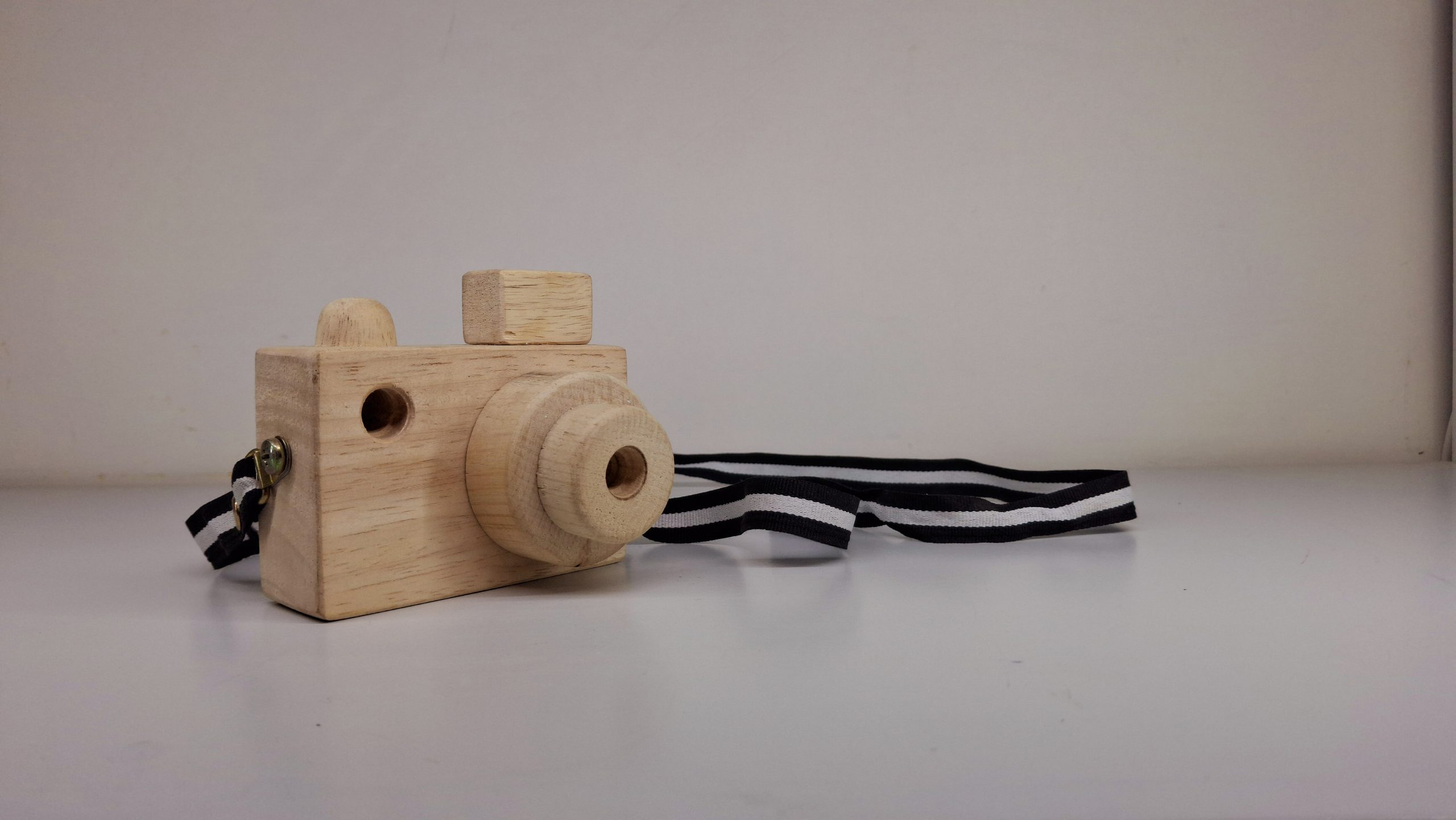 20241102_221635-1-scaled ماکت دوربین چوبی مدل md024